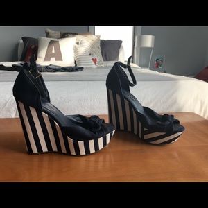 Navy/white Jessica Simpson wedges, size 7.5 / 8